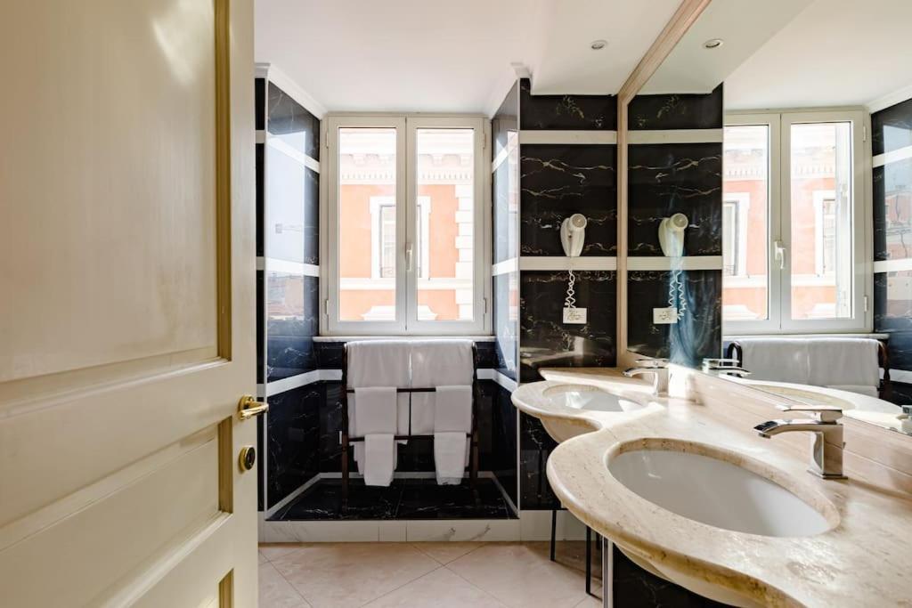 41 Nazionale Suite 41 ローマ エクステリア 写真