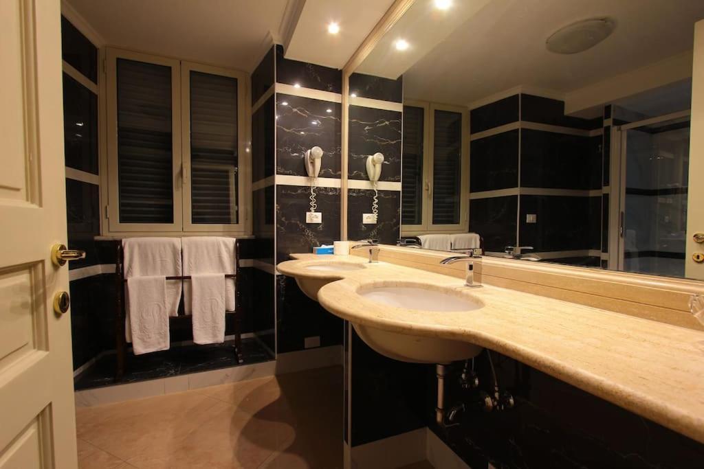 41 Nazionale Suite 41 ローマ エクステリア 写真