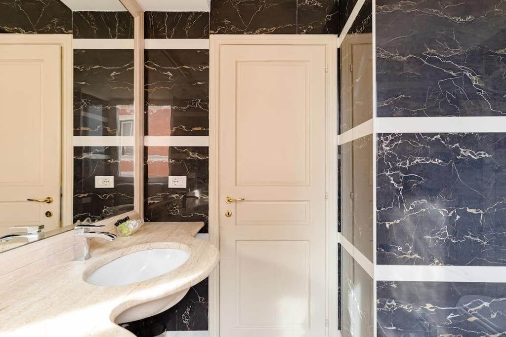 41 Nazionale Suite 41 ローマ エクステリア 写真